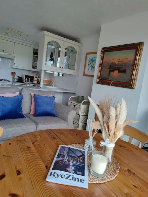 Stunning 1 Bedroom Apartment Over Looking River Rye Eksteriør bilde