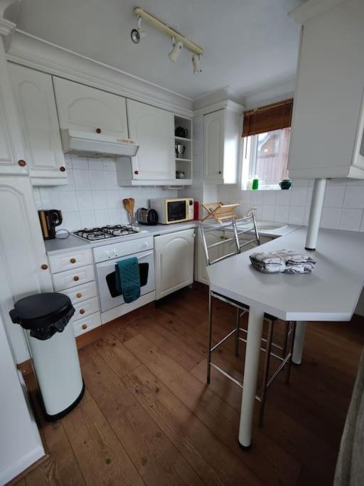 Stunning 1 Bedroom Apartment Over Looking River Rye Eksteriør bilde